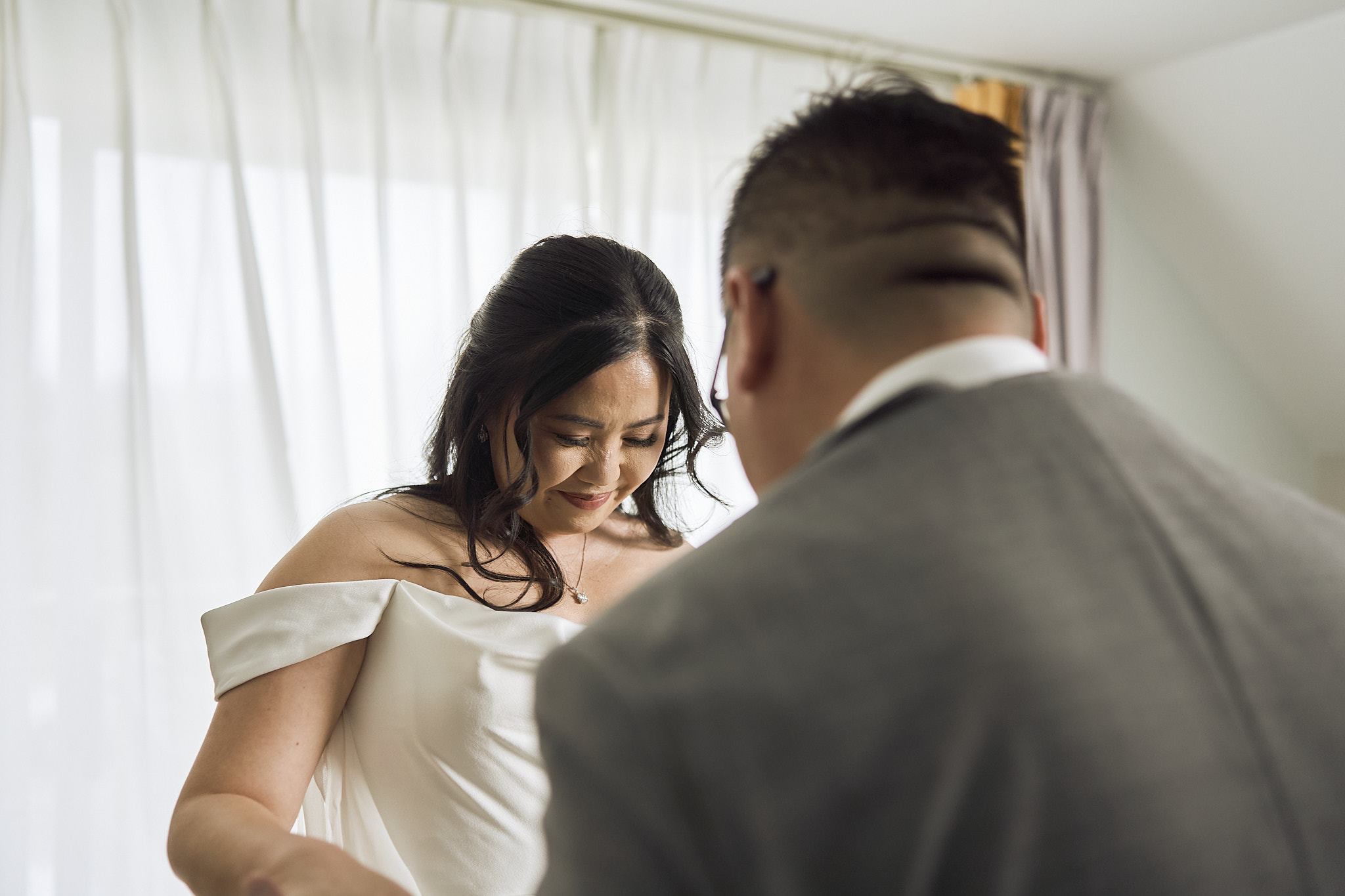 The couple seeing each other before the ceremony